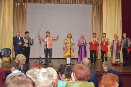 Концерты исполнителей русских народных песен прошли в Иркутске, Саянске и Заларях при поддержке Андрея Маслова 